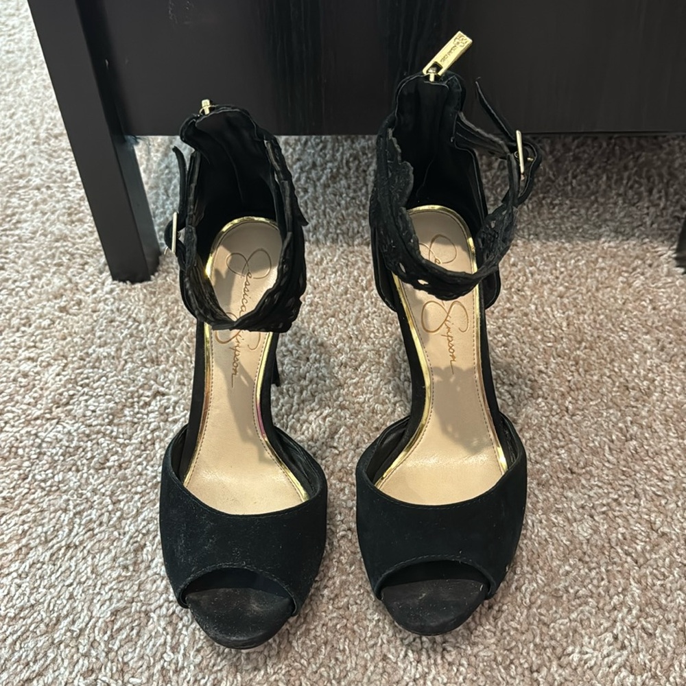 Jessica Simpson Black Suede Pumps
